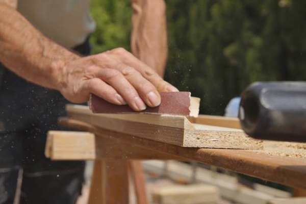 Menuisier poseur professionnel : votre partenaire en rénovation.